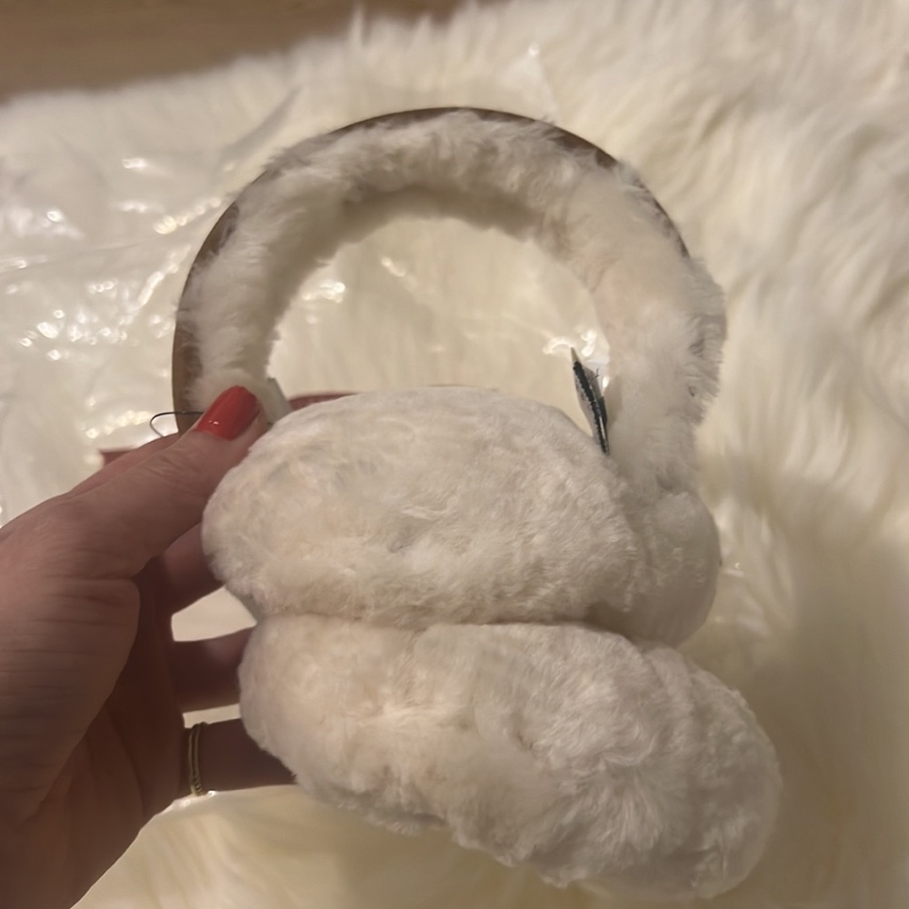 NWT - Ugg Shearling Embroidered Earmuff (Foldable) - Picture 4 of 5